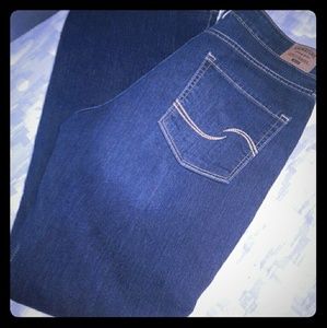 Levi S. Signature Gold Straight Jean
